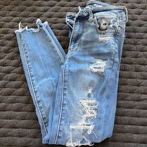 Distressed American Eagle skinny jeans!